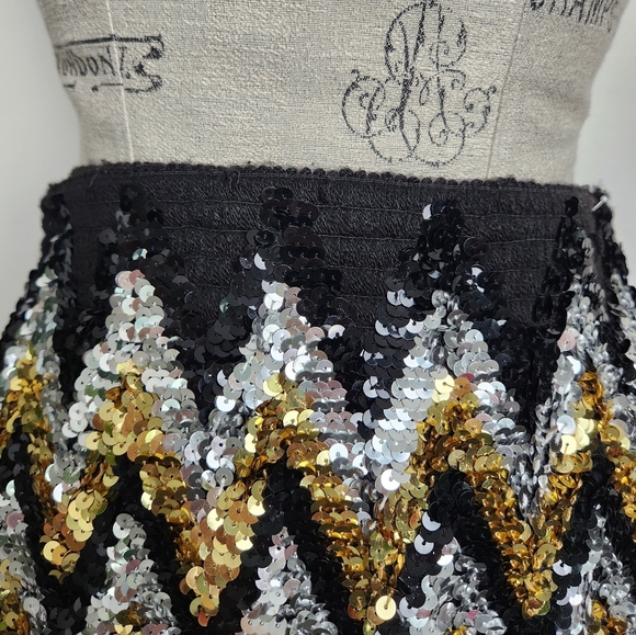 Gold Silver Sequins Highwaisted Pencil Skirt - Picture 8 of 11